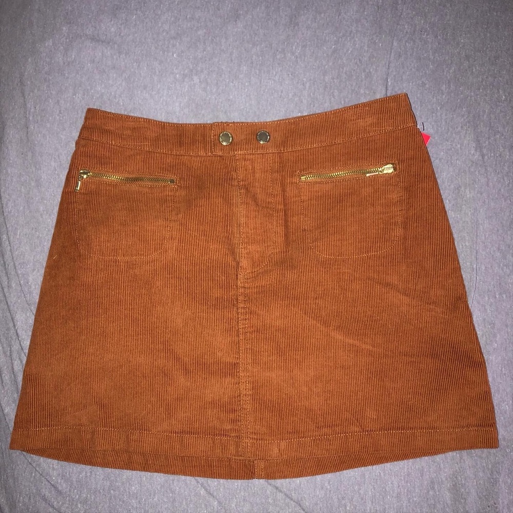 clothes - Picture 3 of 16